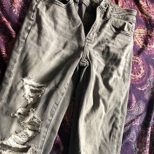 AMERICAN EAGLE HIGH WAISTED JEANS